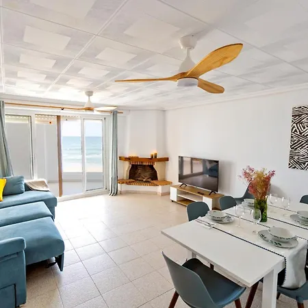 Vidamalu - Beachfront With Terrace سويكا