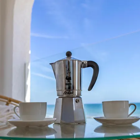 Vidamalu - Beachfront With Terrace شقة