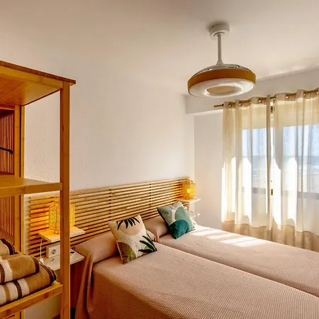 Vidamalu - Beachfront With Terrace * Sueca
