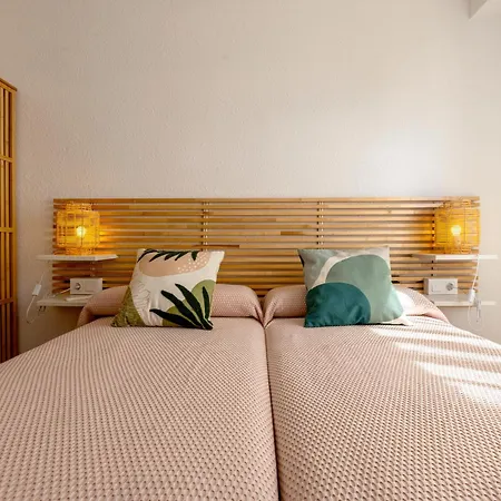 Vidamalu - Beachfront With Terrace * Sueca