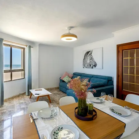 Vidamalu - Beachfront With Terrace *